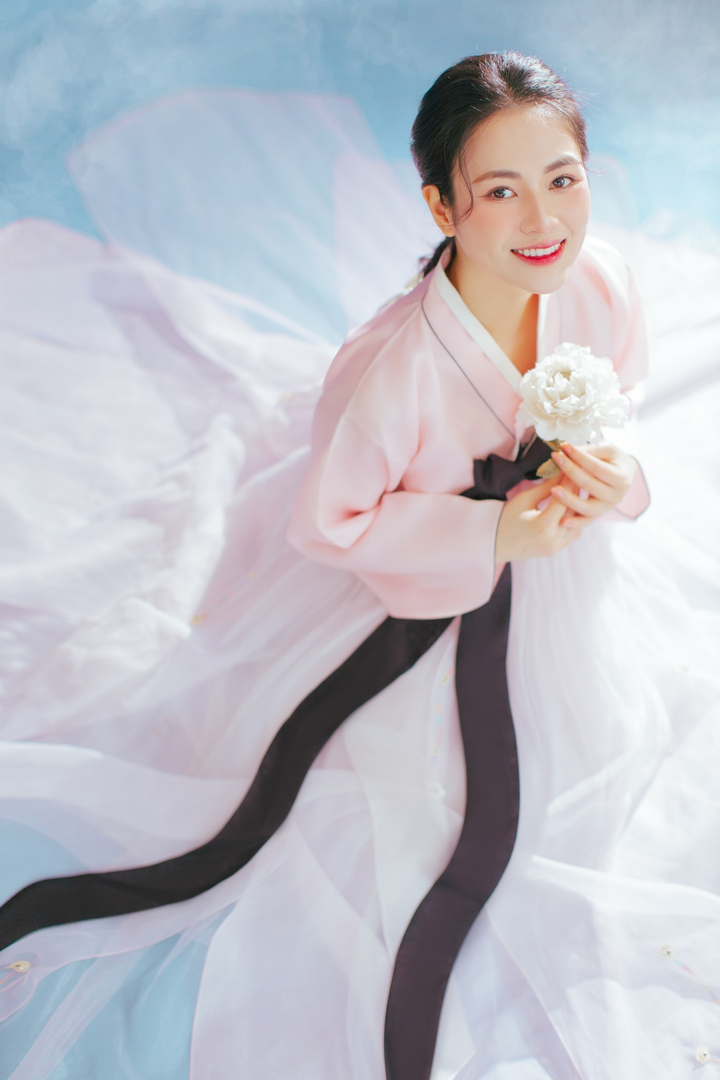 Nhan sắc mong manh của Việt Hoa 'Anh có phải đàn ông không?' - 11