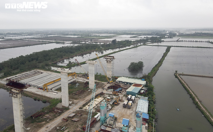 Cận cảnh đại công trường cầu vượt sông hơn 800 tỷ đồng ở Hải Phòng - 8