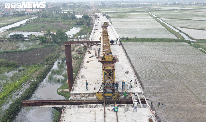 Cận cảnh đại công trường cầu vượt sông hơn 800 tỷ đồng ở Hải Phòng - 9