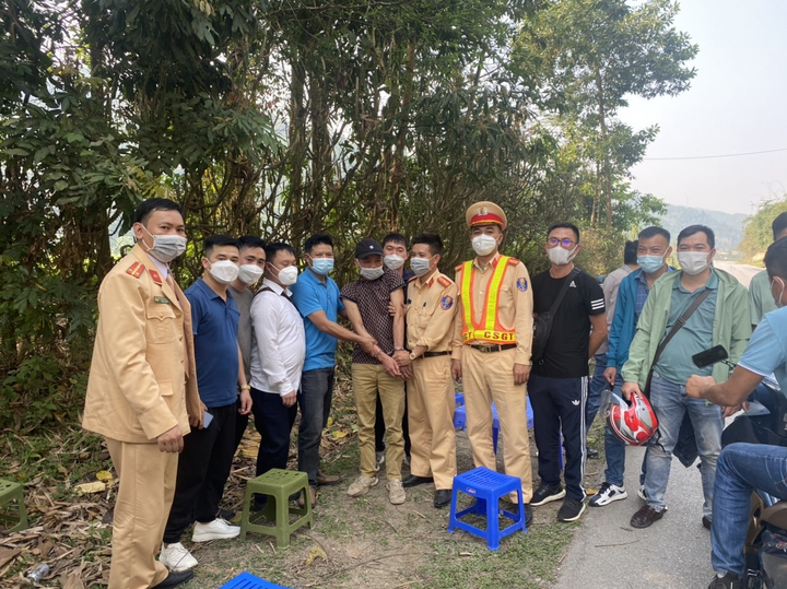 Bắt kẻ giết người, trốn truy nã đang định bỏ trốn sang Lào - 2