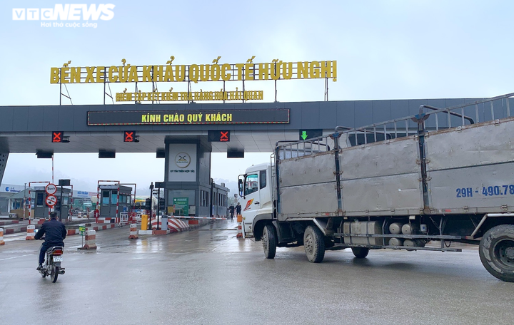 Lạng Sơn khuyến cáo doanh nghiệp hạn chế đưa hoa quả tươi lên cửa khẩu - 1