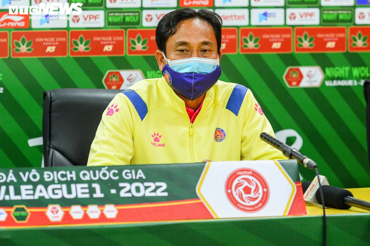 Thua Viettel, HLV Sài Gòn trách trọng tài rút thẻ đỏ nặng tay - 1