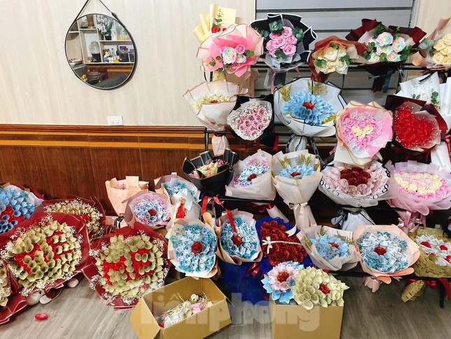Bó hoa hơn 100 triệu đồng tặng mẹ ngày 8/3 - 1