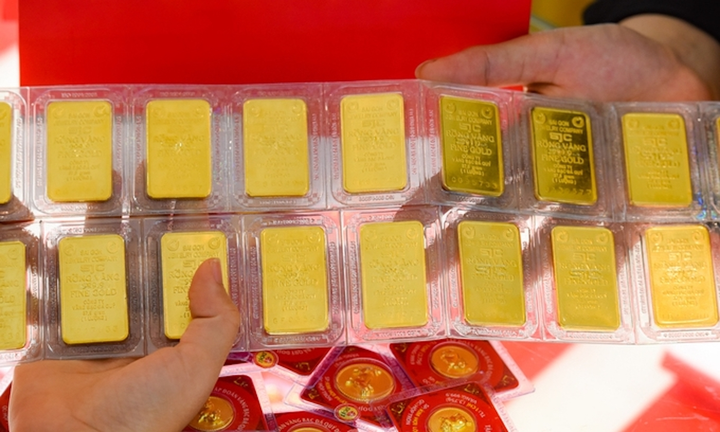 Giá vàng miếng SJC 'phi mã', vượt 69 triệu đồng/lượng - 1