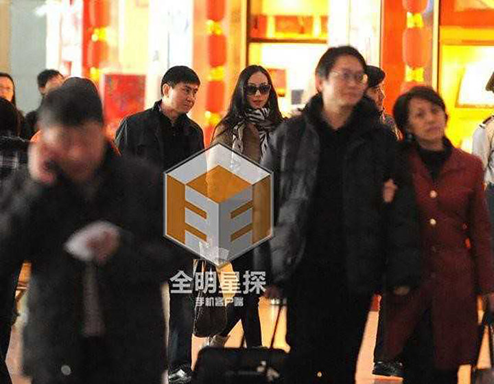 'Bạch cốt tinh' Hàn Tuyết: Gia đình quyền thế khiến cả showbiz phải kiêng nể - 3