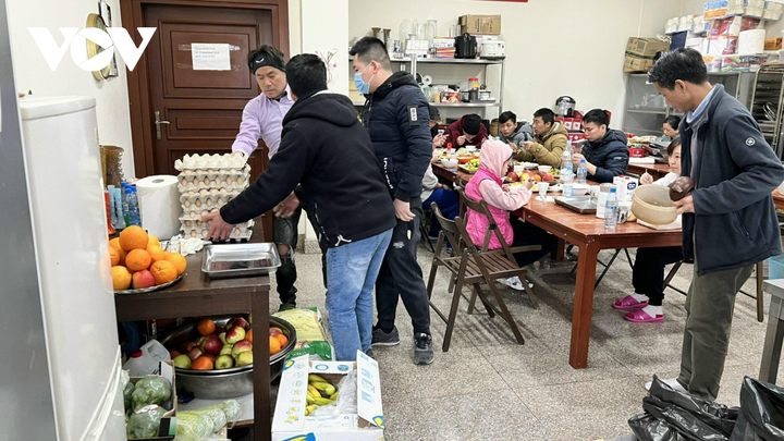 Người Việt tại Ba Lan mở rộng vòng tay đón đồng bào di tản từ Ukraine - 5