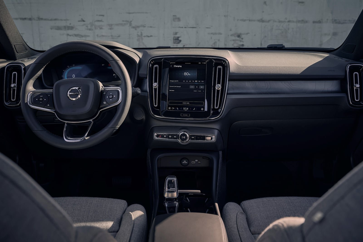 SUV điện Volvo XC40 Recharge 2023 được nâng cấp thiết kế - 11