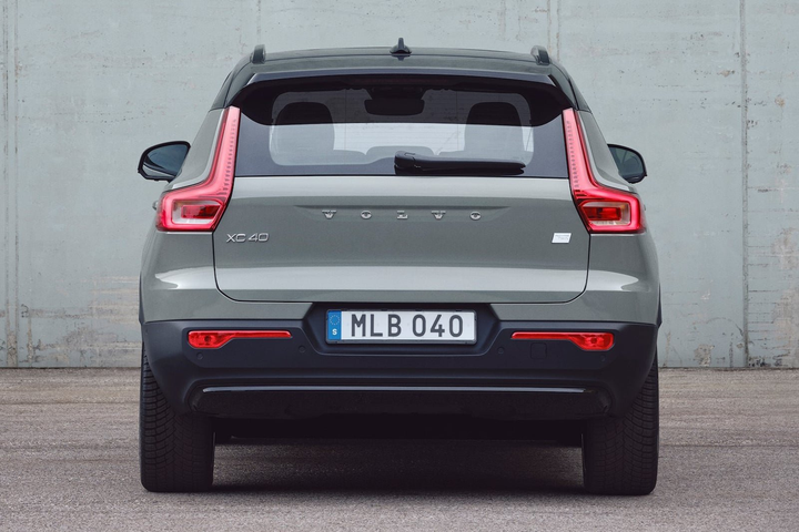 SUV điện Volvo XC40 Recharge 2023 được nâng cấp thiết kế - 8