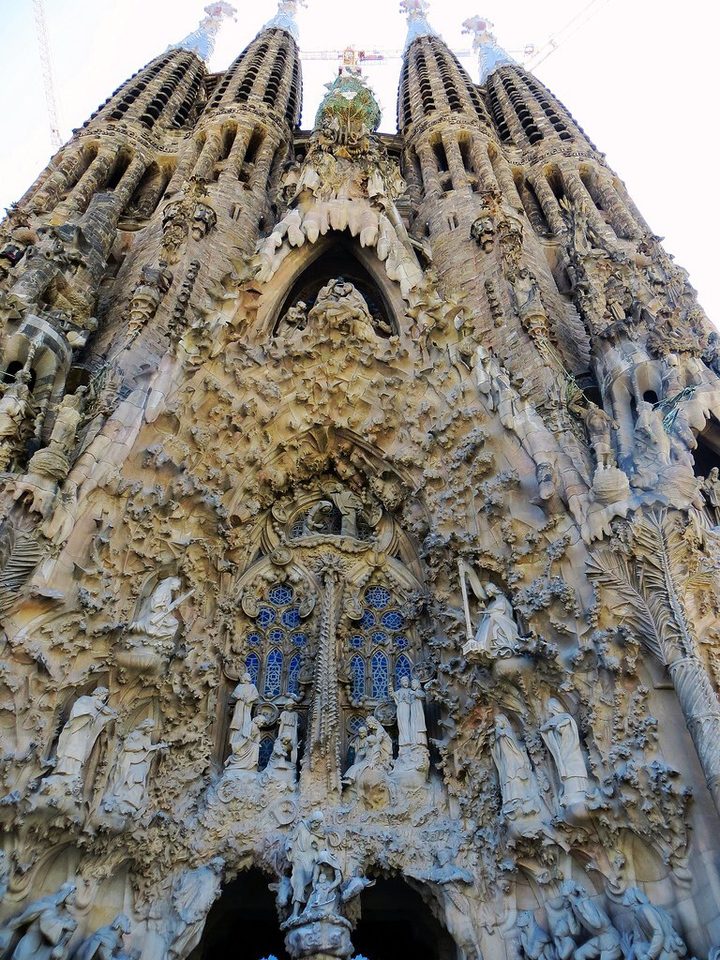 Thánh đường độc nhất thế giới xây 140 năm vẫn chưa xong lộng lẫy đến choáng ngợp - 7