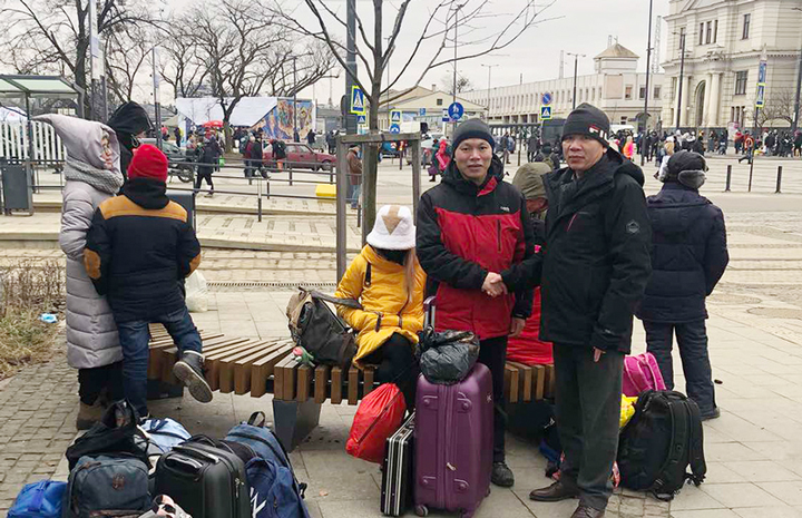 Hơn 3.500 người Việt được sơ tán khỏi vùng chiến sự tại Ukraine - 1