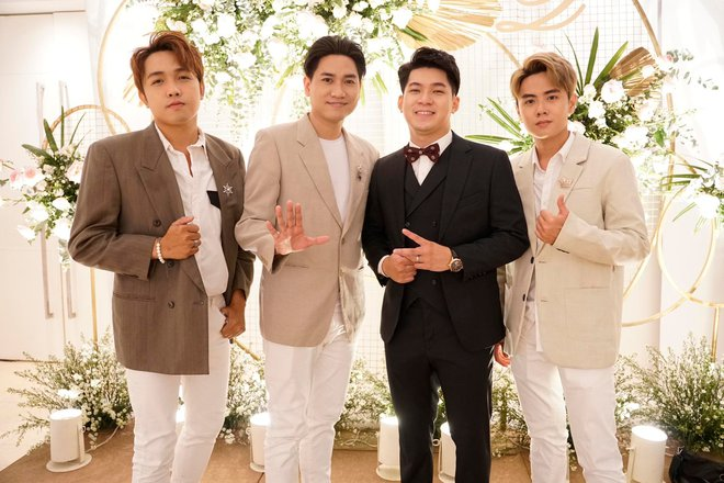 Ca sĩ Đăng Quang lấy vợ là tiếp viên hàng không - 1