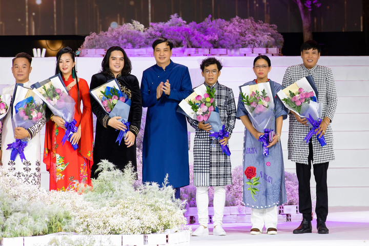 Gốm sứ Việt sống động trên tà áo dài - 9