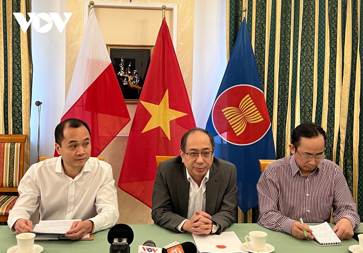 'Làm tất cả để hỗ trợ tốt nhất, nhanh nhất cho bà con chạy nạn từ Ukraine' - 1