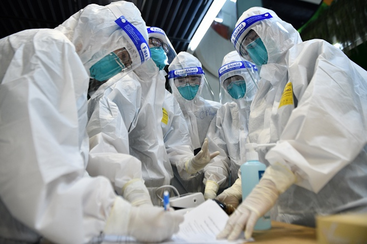 Hà Nội sắp chạm mốc 30.000 F0 mới/ngày, cả nước hơn 4.200 bệnh nhân nặng - 1