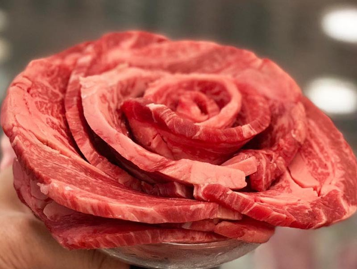 Bỏ gần 1 triệu đồng mua hoa có thể ăn được để tặng vợ ngày 8/3 - 2