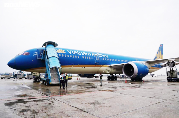 Sáng 7/3, chuyến bay đầu tiên đón công dân Việt Nam ở Ukraine về nước cất cánh - 1