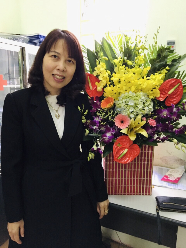 Trưởng trạm y tế xã ngày tất bật tư vấn F0, đêm thức trắng chăm chồng tai biến - 2