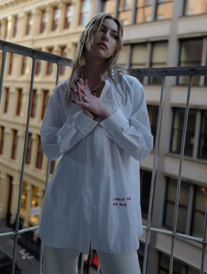 con gái Steve Jobs làm người mẫu chuyên nghiệp ảnh 1 Vẻ đẹp siêu mẫu của con gái Steve Jobs - 1