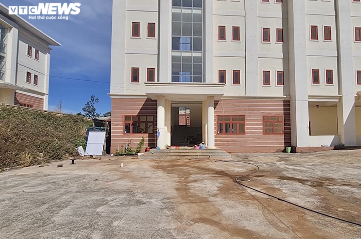 Cận cảnh nhiều trung tâm dạy nghề tiền tỉ 'đắp chiếu' ở Đắk Nông - 5