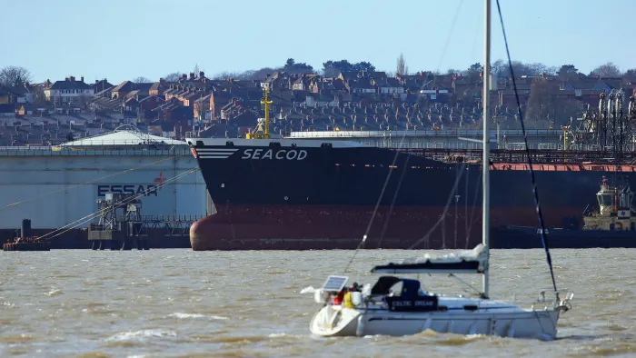 Nga: Thị trường sẽ 'nhận hậu quả thảm khốc’ nếu phương Tây dừng nhập khẩu dầu - 1