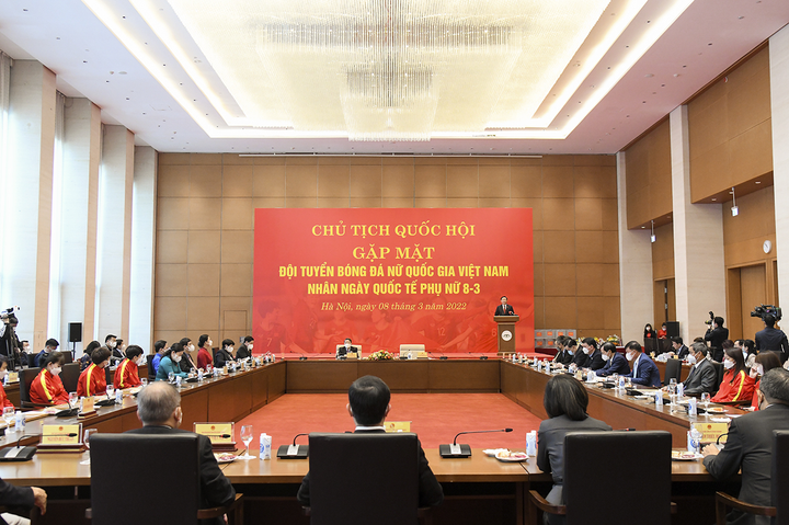 Chủ tịch Quốc hội gặp mặt Đội tuyển Bóng đá nữ Việt Nam - 1