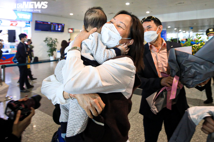 Nỗi ám ảnh bom rơi, đạn lạc của người Việt trở về từ Ukraine - 11