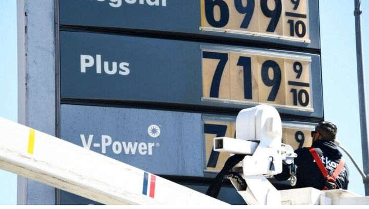 Người dân châu Âu khốn khổ vì giá xăng tăng - 2