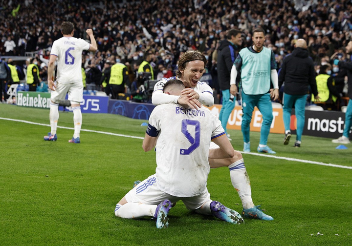 Kết quả Champions League: Benzema lập hattrick, Real Madrid ngược dòng hạ PSG - 2