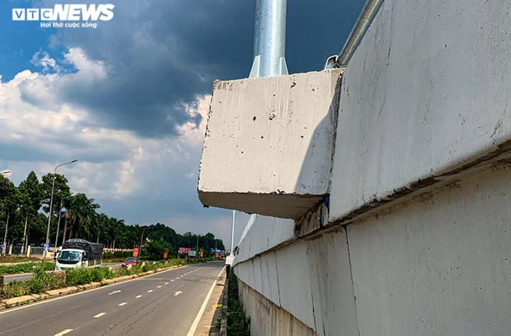 Ảnh: Trụ đèn trên cầu vượt Dầu Giây được xây dựng kiểu 'khó hiểu' - 8