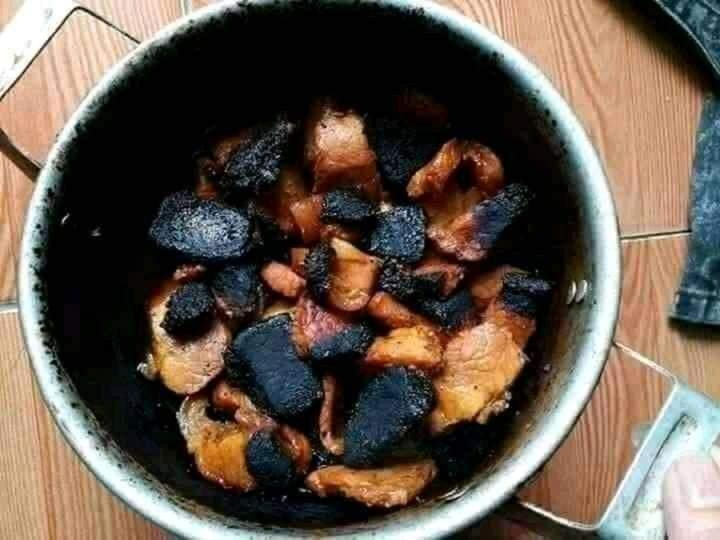 Phát hoảng với thành phẩm của hội yêu màu đen, thích mùi khét và ghét làm bếp - 8