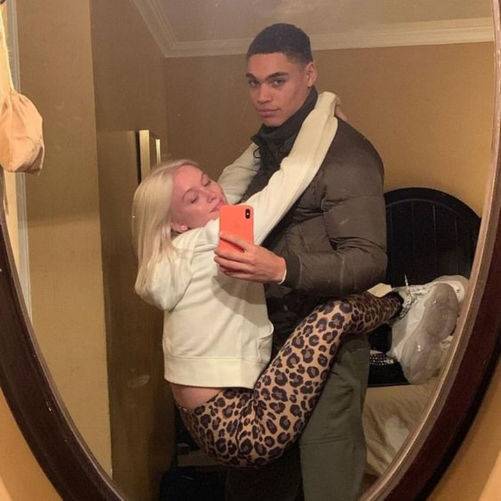 Dính ‘lời nguyền tình yêu’, giới trẻ thi nhau thể hiện các trò yêu đương kỳ quặc - 4