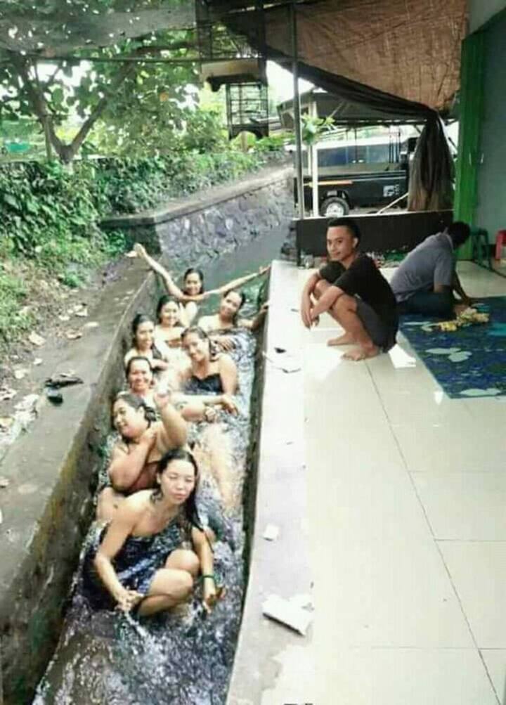 Loạt hình ảnh 'lầy lội' hết cỡ nâng tầm giải trí của những bộ óc hài hước - 2