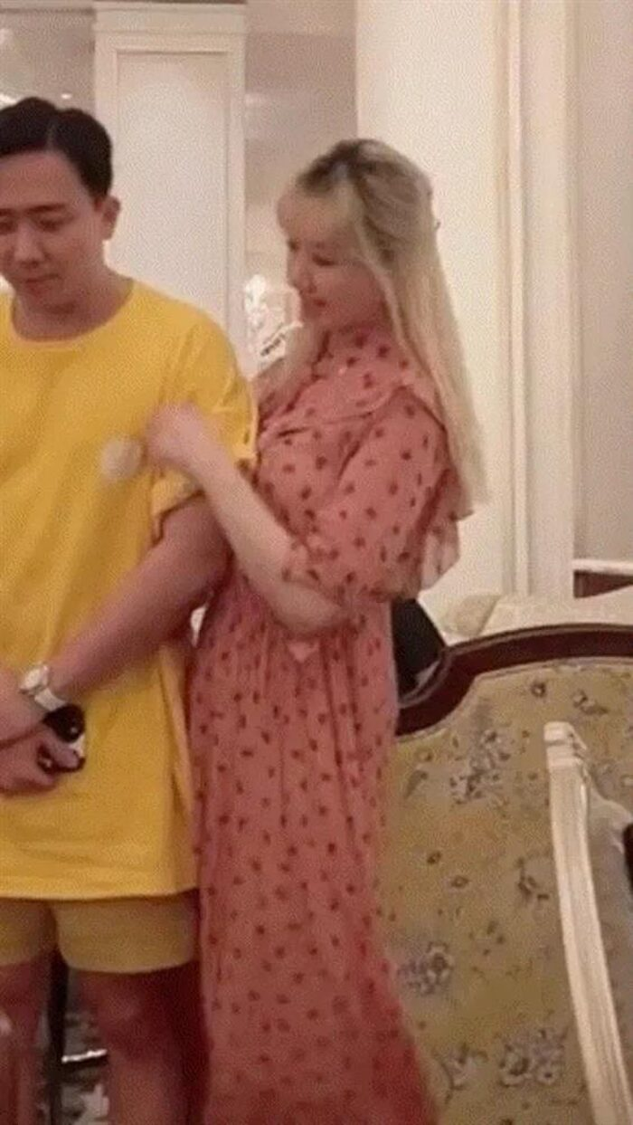 Hết lần này đến lần khác bị nghi có bầu, Hari Won quyết giảm béo bụng - 1