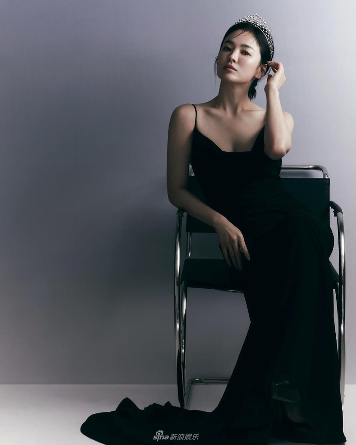 Ảnh quảng cáo sexy và sang chảnh của Song Hye Kyo gây 'sốt’ - 1