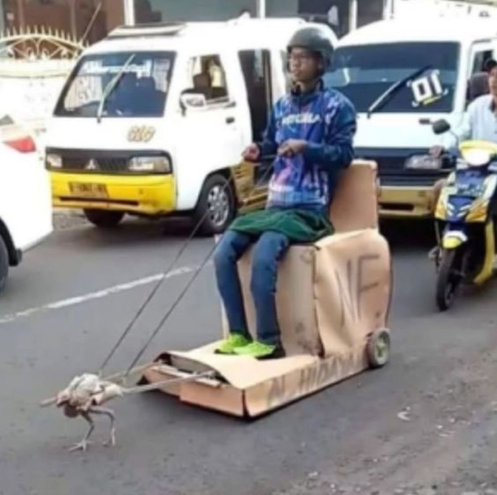 Xăng ‘đu đỉnh’, cạn lời với tuyệt kỹ ‘bắt đáy’ của dân tình khắp nơi - 7