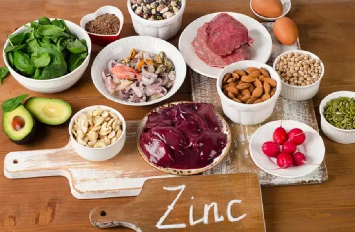 Vì sao trẻ sau 6 tháng tuổi thường bị thiếu kẽm, sắt? - 1