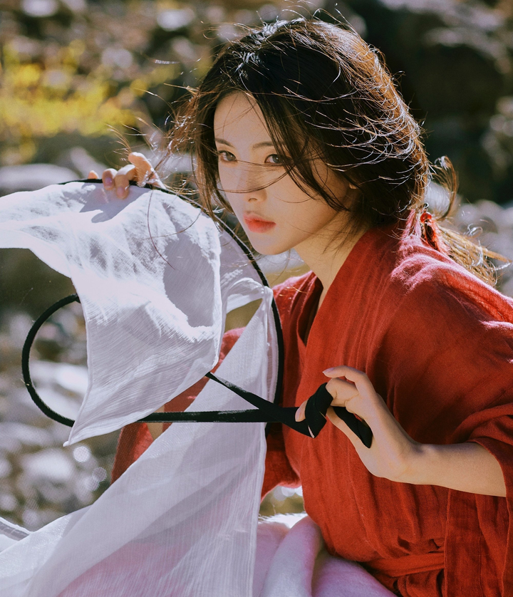 Dương Siêu Việt thảm họa diễn xuất ảnh 6 Bị chê 'thảm họa diễn xuất', Dương Siêu Việt liên tục được đóng vai chính - 6