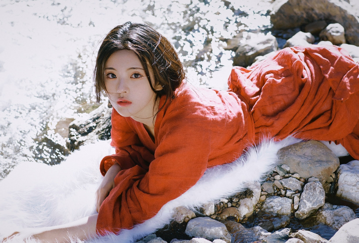 Dương Siêu Việt thảm họa diễn xuất ảnh 5 Bị chê 'thảm họa diễn xuất', Dương Siêu Việt liên tục được đóng vai chính - 5