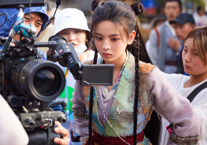 Dương Siêu Việt thảm họa diễn xuất ảnh 4 Bị chê 'thảm họa diễn xuất', Dương Siêu Việt liên tục được đóng vai chính - 4