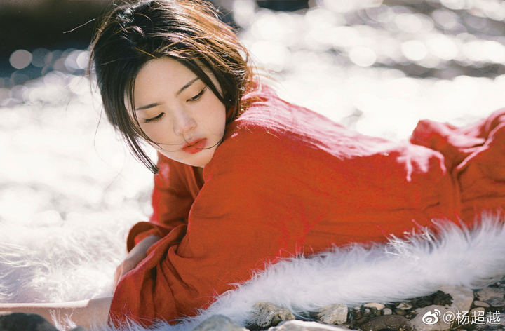 Dương Siêu Việt thảm họa diễn xuất ảnh 8 Bị chê 'thảm họa diễn xuất', Dương Siêu Việt liên tục được đóng vai chính - 8