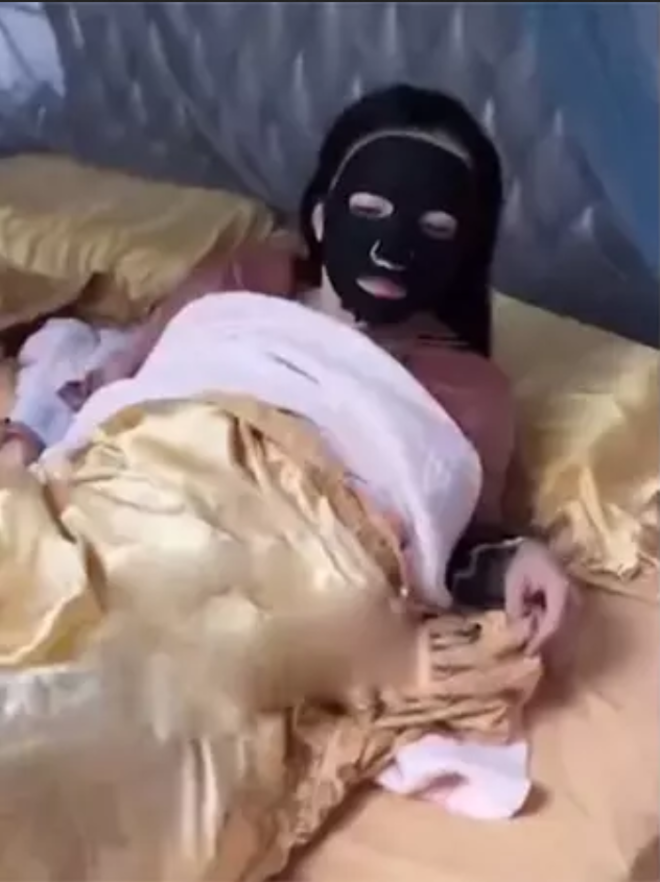 Đi công tác về khuya để làm vợ bất ngờ, đứng hình khi nghe tiếng lạ trong phòng - 3