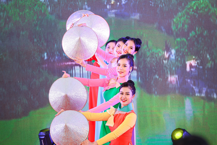 Chùm ảnh: Lễ phát động Ngày Quyền của người tiêu dùng Việt Nam 2022 - 5