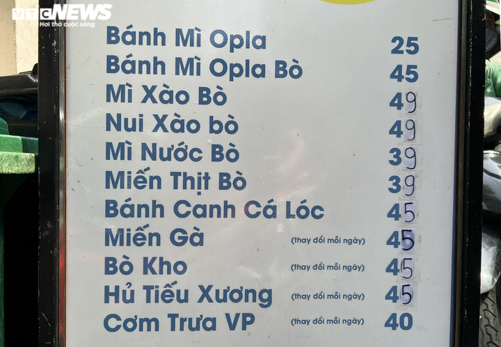 TP.HCM: Giá xăng, gas tăng chóng mặt, nhiều chủ quán ăn uống 'rớt nước mắt' - 4