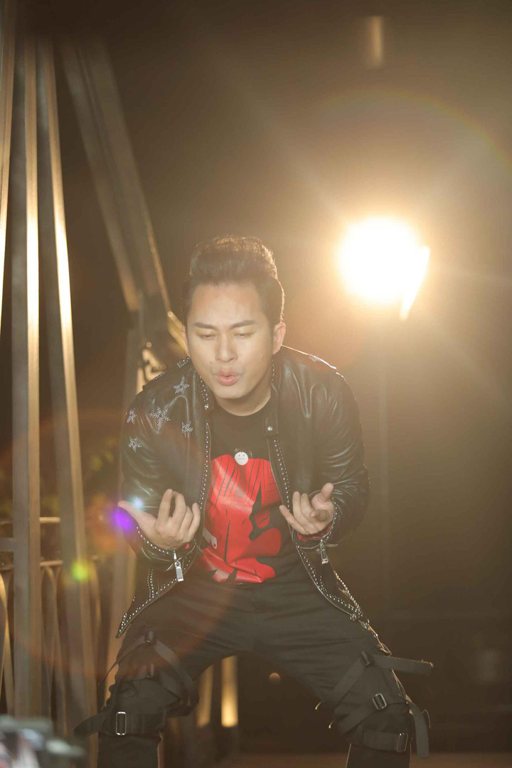 Ca khúc nhạc phim 'Bão ngầm' được Tùng Dương phiêu trong MV mới - 3