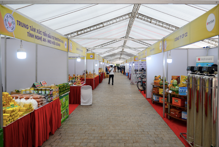 Chùm ảnh: Lễ phát động Ngày Quyền của người tiêu dùng Việt Nam 2022 - 29