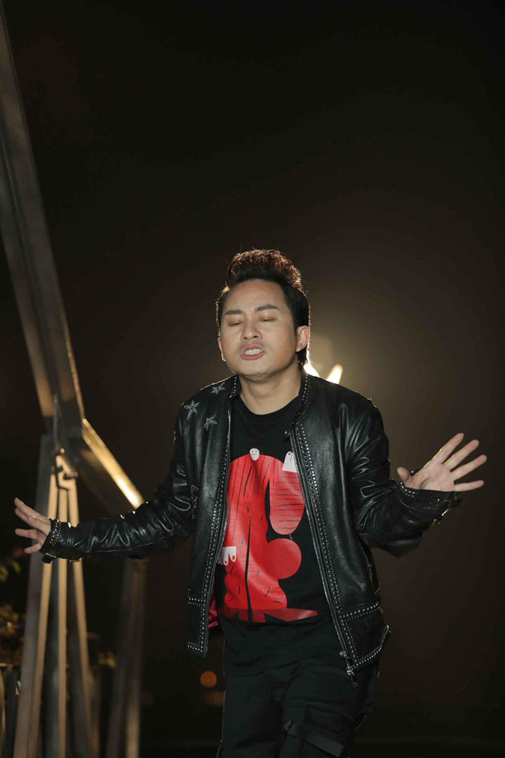 Ca khúc nhạc phim 'Bão ngầm' được Tùng Dương phiêu trong MV mới - 2