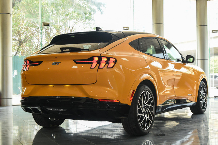 Chi tiết SUV điện Ford Mustang Mach E đầu tiên tại Việt Nam - 4