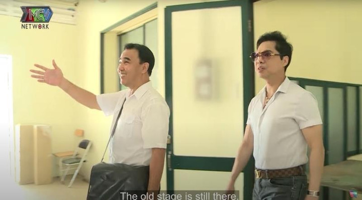 Danh ca Ngọc Sơn, MC Quyền Linh về thăm trường cũ, ôn lại kỷ niệm thời sinh viên - 1