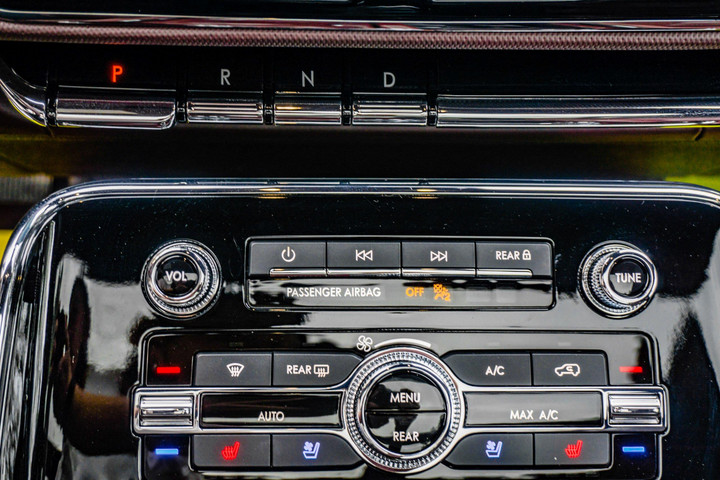 Lincoln Navigator L Black Label 2022 ảnh 14 Chi tiết Lincoln Navigator L Black Label 2022 tại Việt Nam - 14