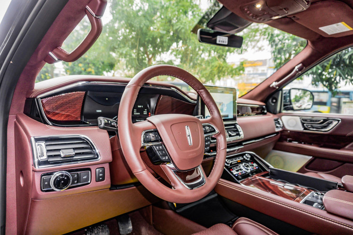 Chi tiết Lincoln Navigator L Black Label 2022 tại Việt Nam - 20